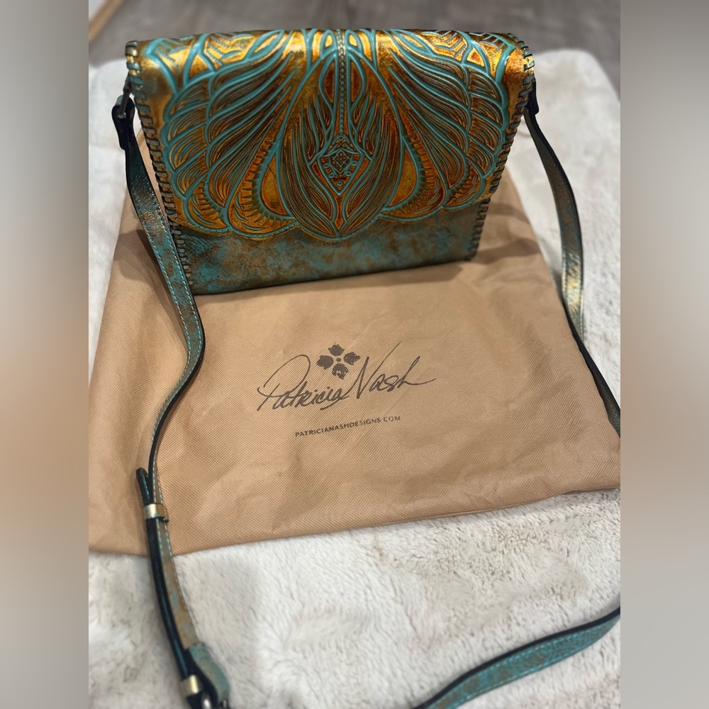 Patricia Nash Leather Sarola Crossbody (Pastel Turquoise)